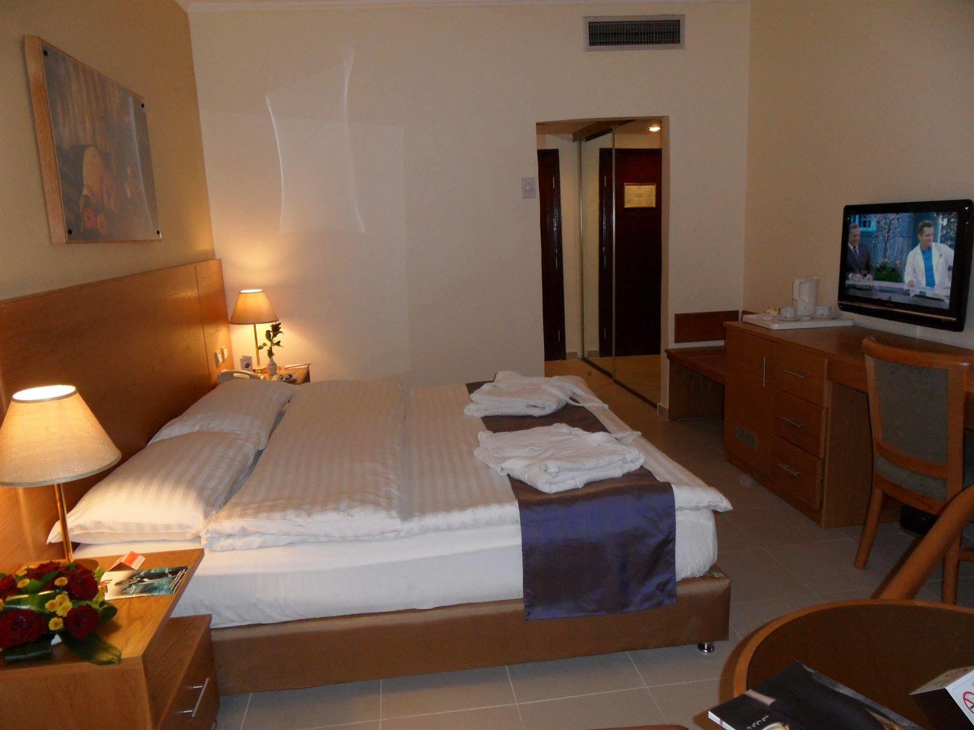 Aqaba Gulf Hotel Exterior foto